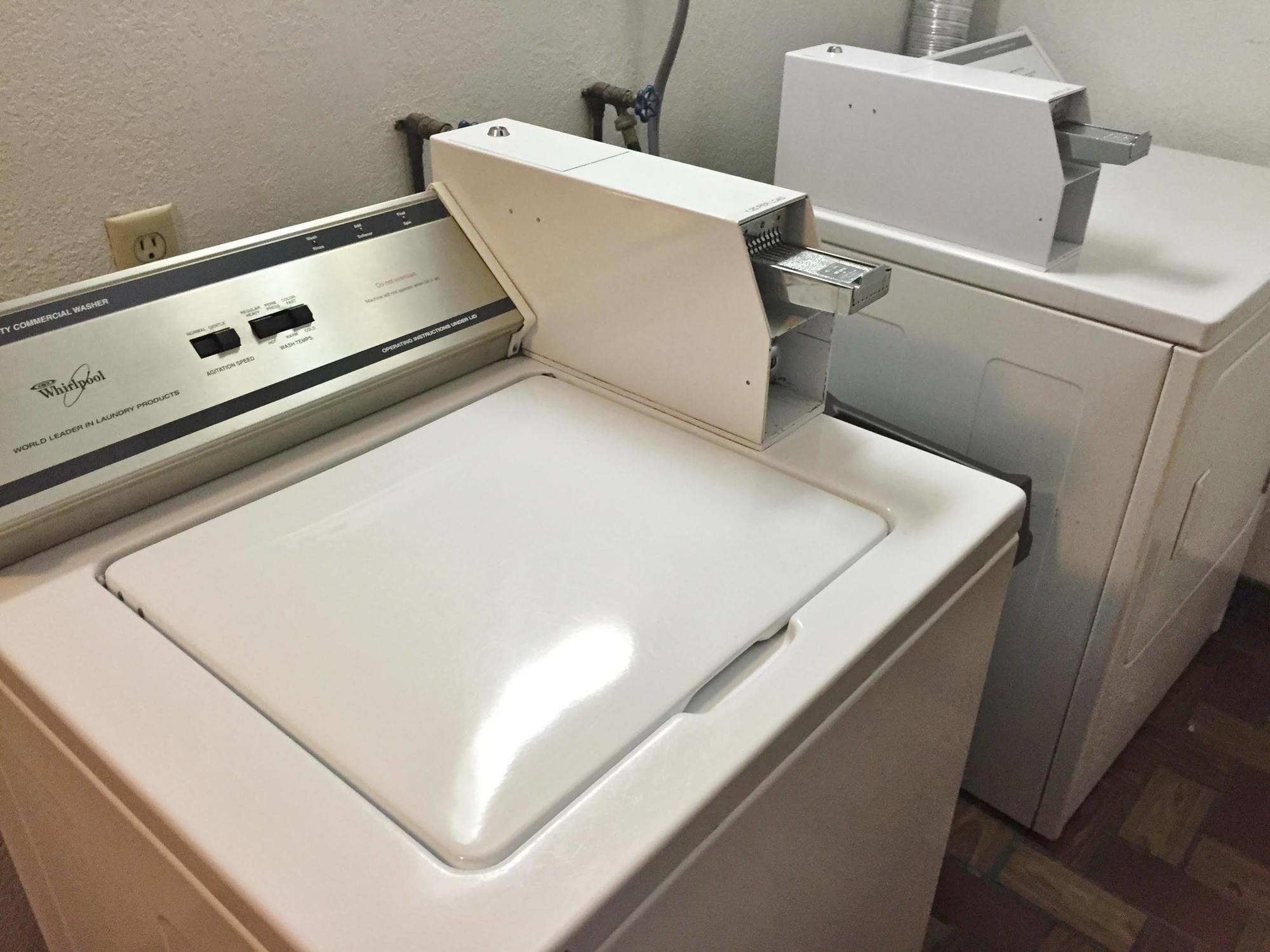 Americas Best Value Inn Grand Forks Esterno foto